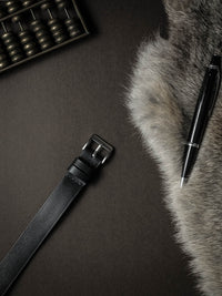 "Hugo" Sleek Black Leather One-Piece Strap