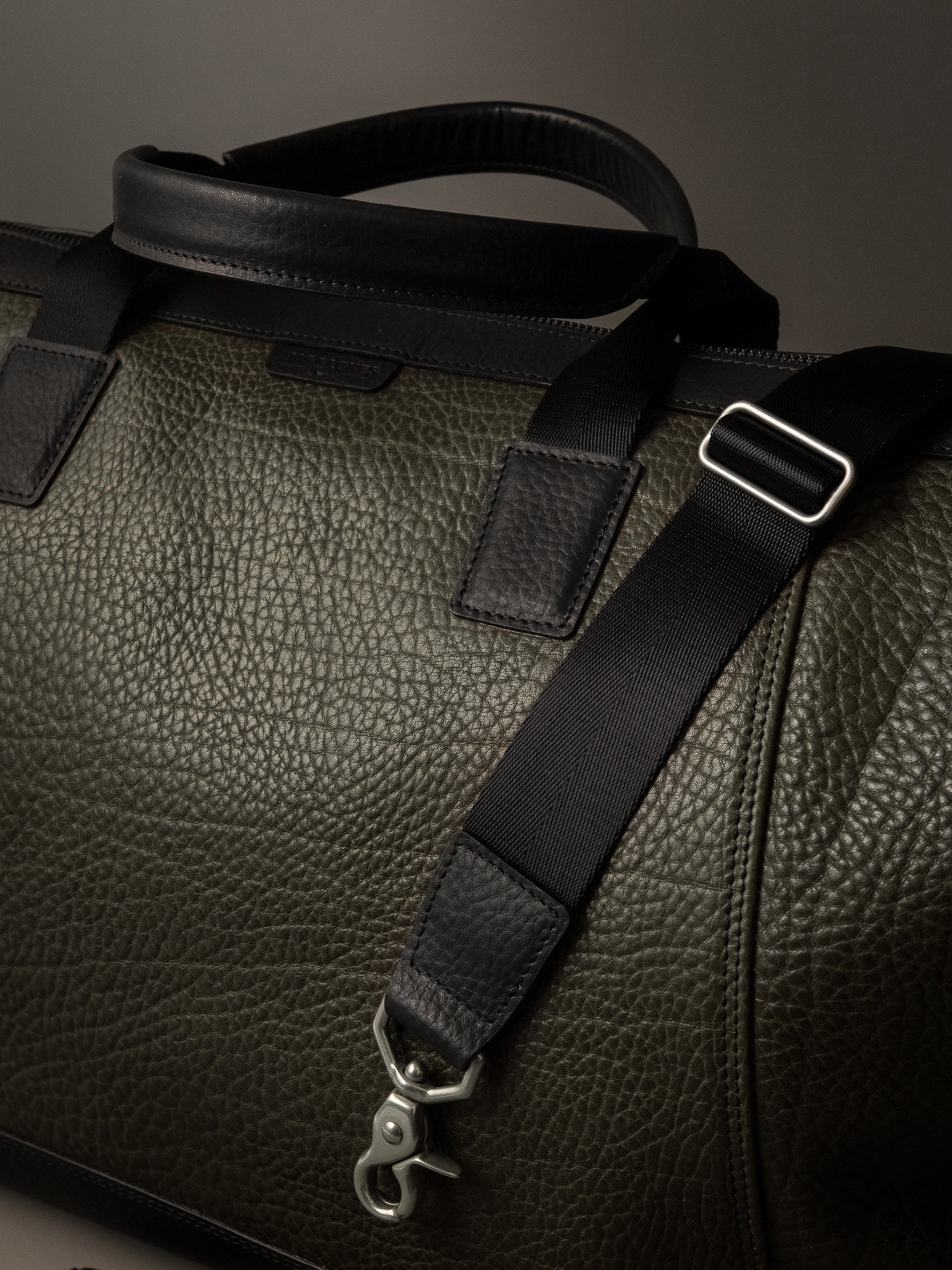 The Gramercy Weekender Bag - Olive Green
