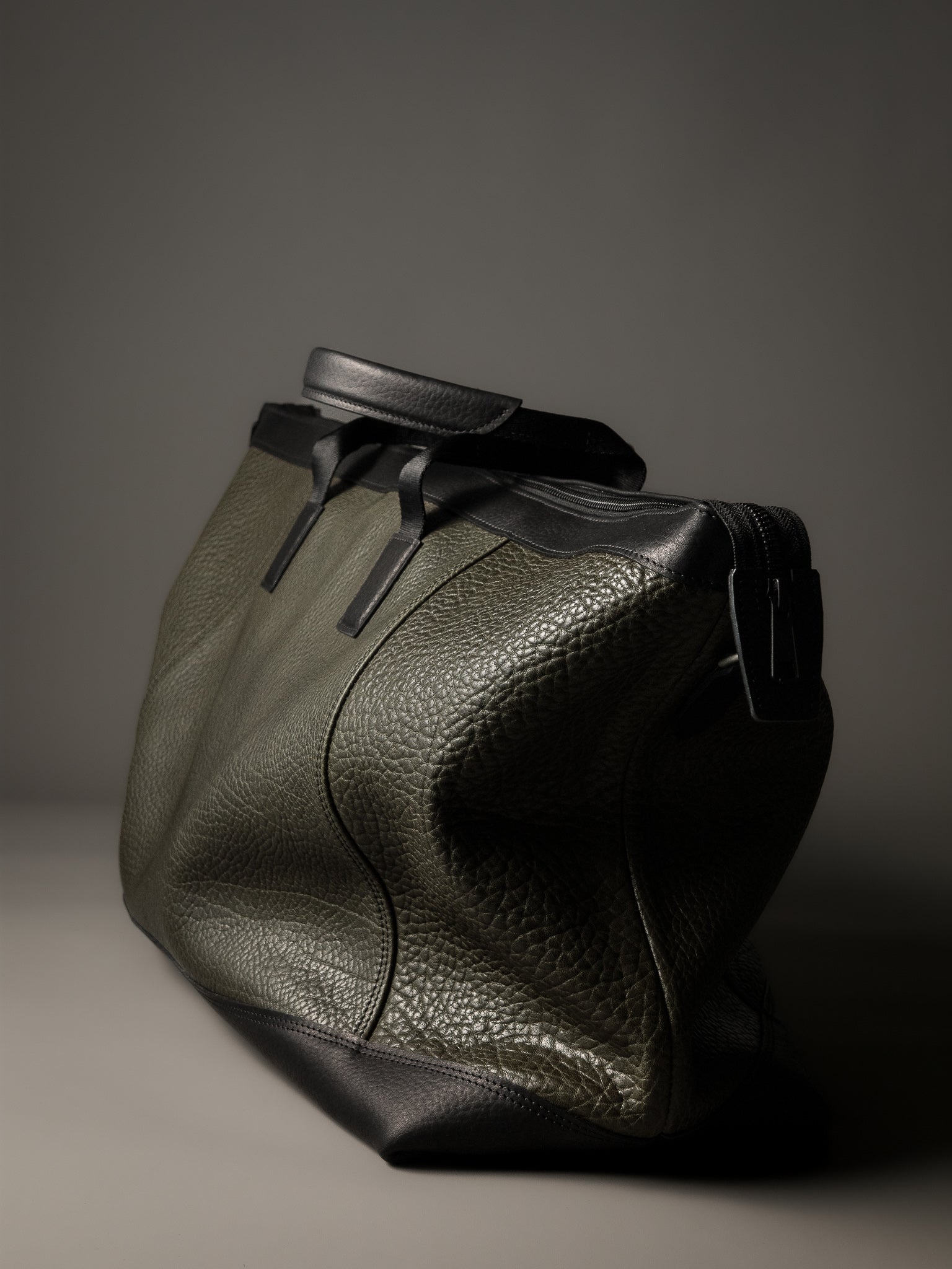 The Gramercy Weekender Bag - Olive Green