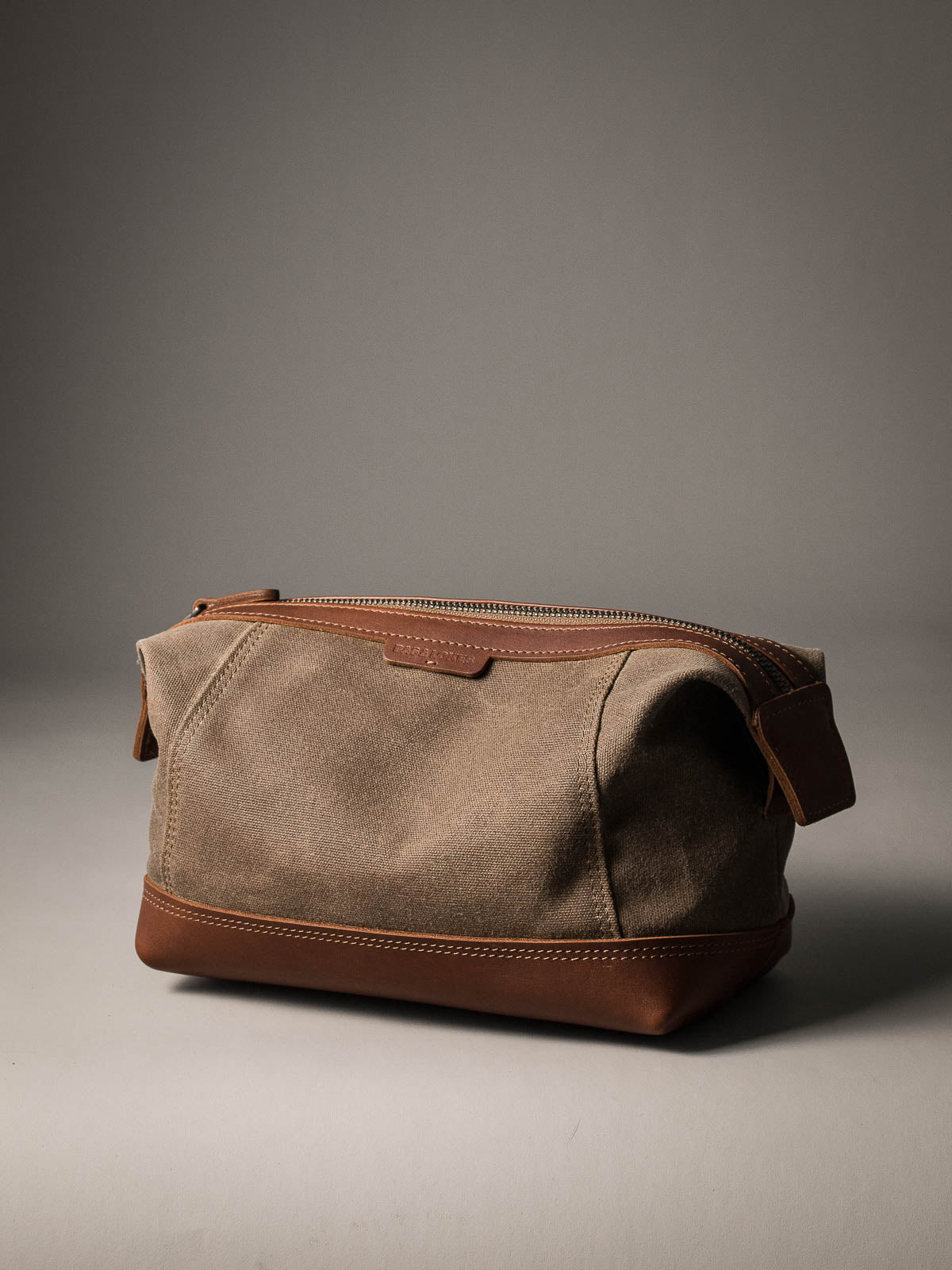 Ballenger Travel Case - Tan Canvas